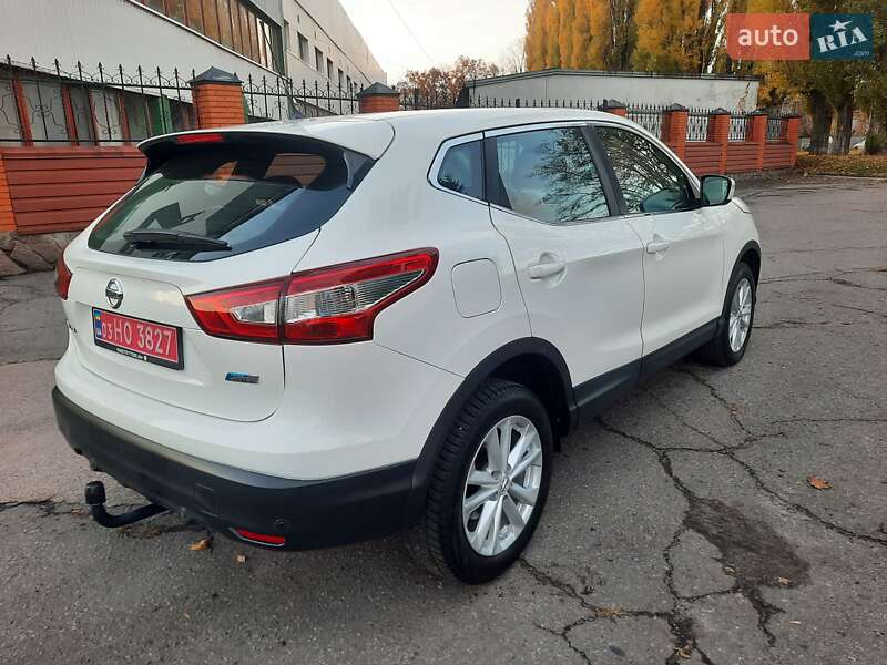 Внедорожник / Кроссовер Nissan Qashqai 2014 в Полтаве