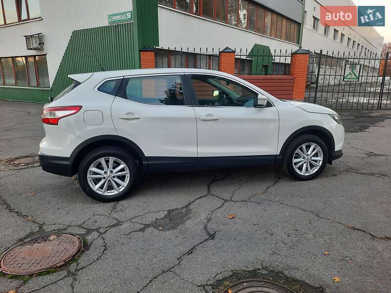 Внедорожник / Кроссовер Nissan Qashqai 2014 в Полтаве