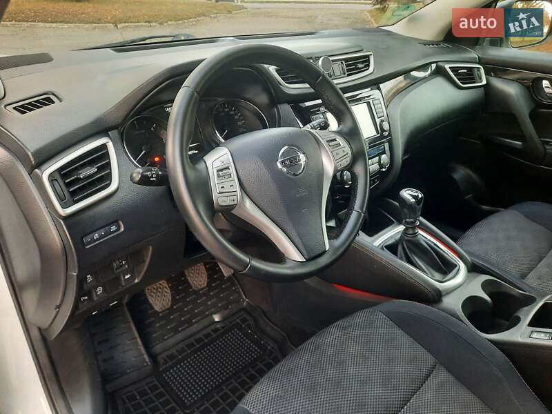 Внедорожник / Кроссовер Nissan Qashqai 2014 в Полтаве
