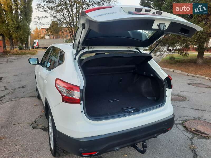 Внедорожник / Кроссовер Nissan Qashqai 2014 в Полтаве