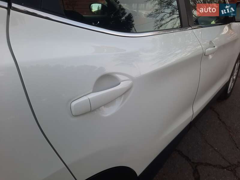 Внедорожник / Кроссовер Nissan Qashqai 2014 в Полтаве