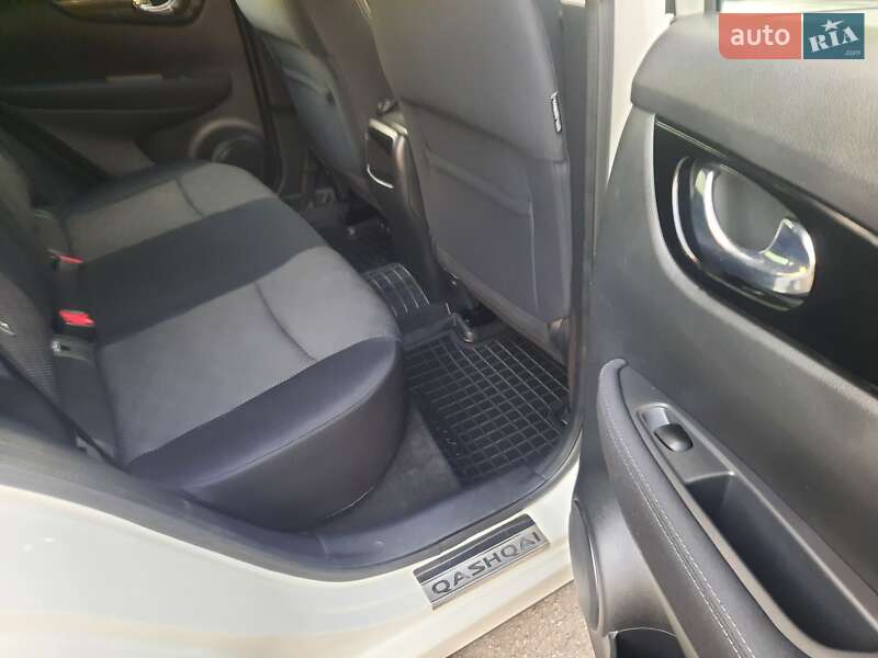 Внедорожник / Кроссовер Nissan Qashqai 2014 в Полтаве