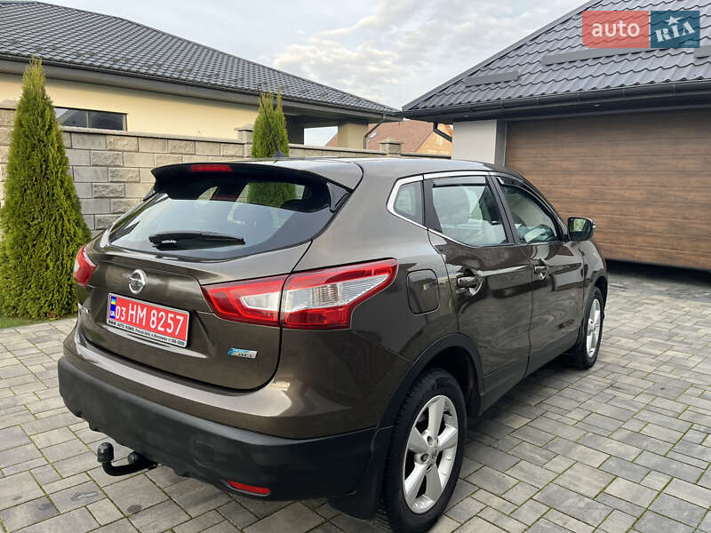 Внедорожник / Кроссовер Nissan Qashqai 2014 в Ровно