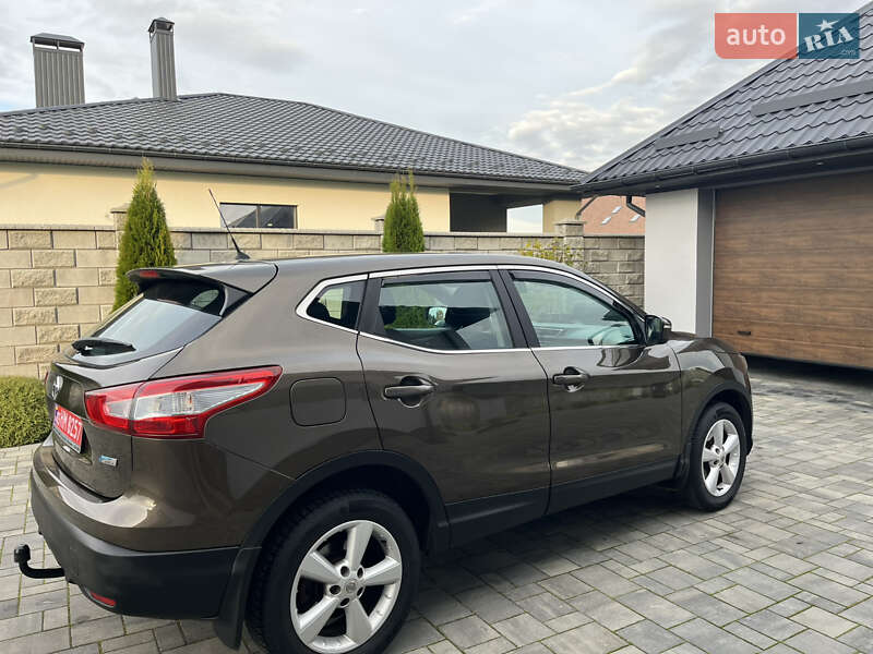 Внедорожник / Кроссовер Nissan Qashqai 2014 в Ровно