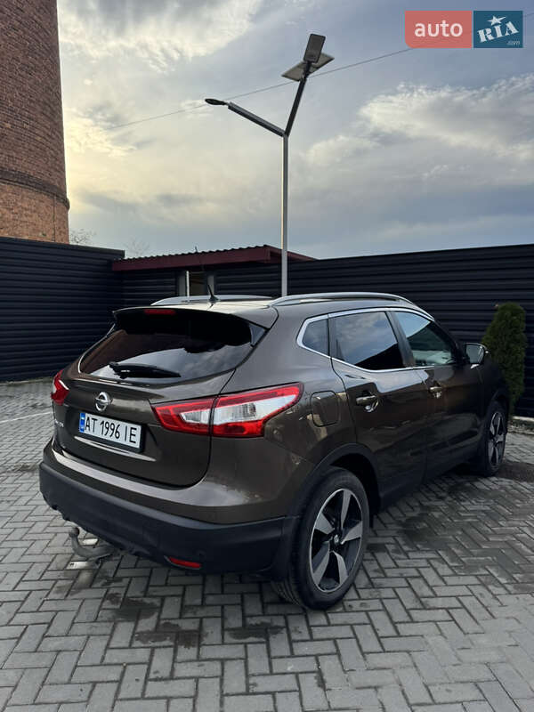 Внедорожник / Кроссовер Nissan Qashqai 2015 в Ивано-Франковске