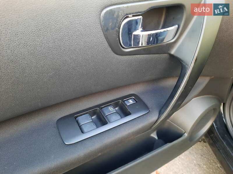 Внедорожник / Кроссовер Nissan Qashqai 2011 в Полтаве фото 9 Внедорожник / Кроссовер Nissan Qashqai 2011 в Полтаве