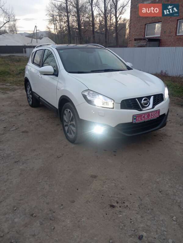 Внедорожник / Кроссовер Nissan Qashqai 2011 в Надворной