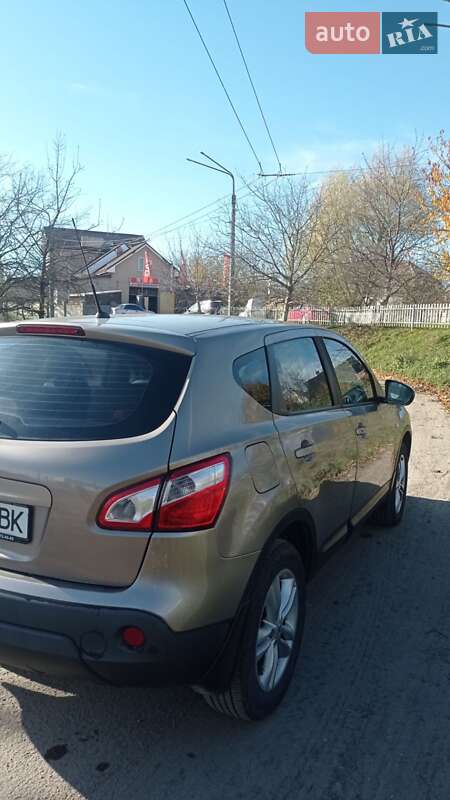 Внедорожник / Кроссовер Nissan Qashqai 2013 в Ивано-Франковске