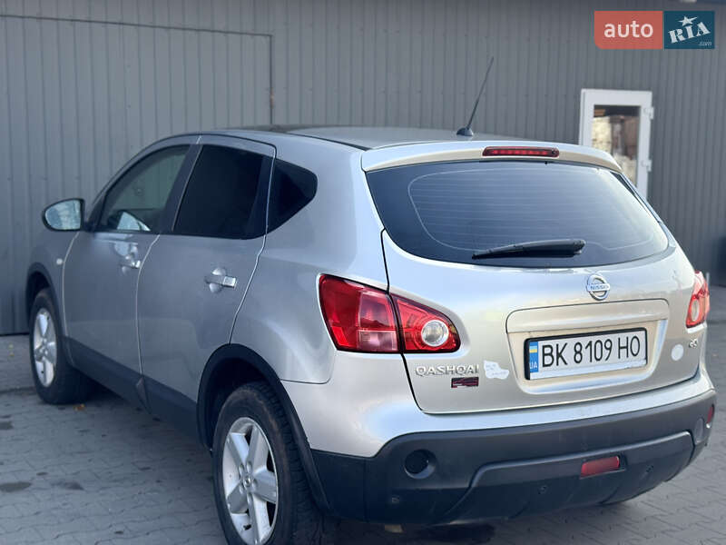 Внедорожник / Кроссовер Nissan Qashqai 2009 в Сарнах