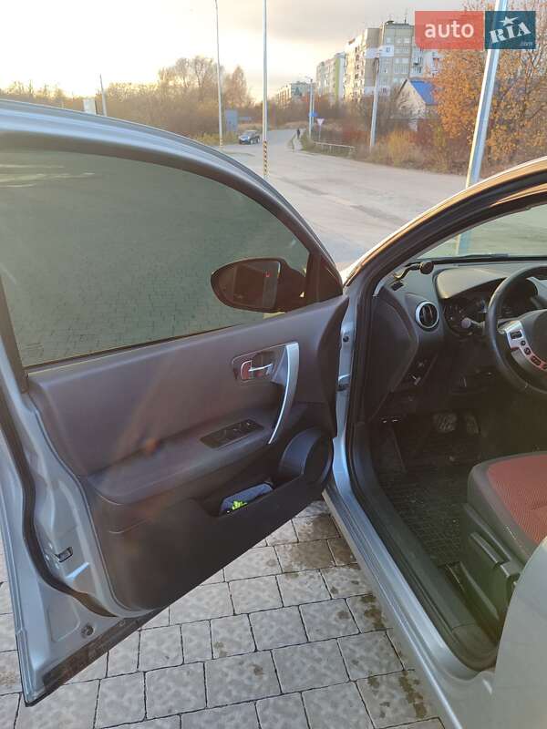 Позашляховик / Кросовер Nissan Qashqai 2007 в Львові