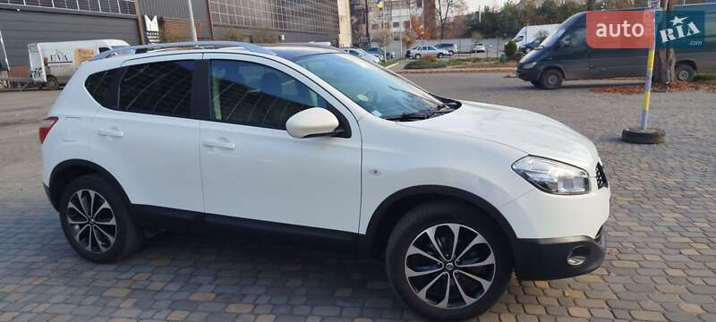 Позашляховик / Кросовер Nissan Qashqai 2012 в Луцьку