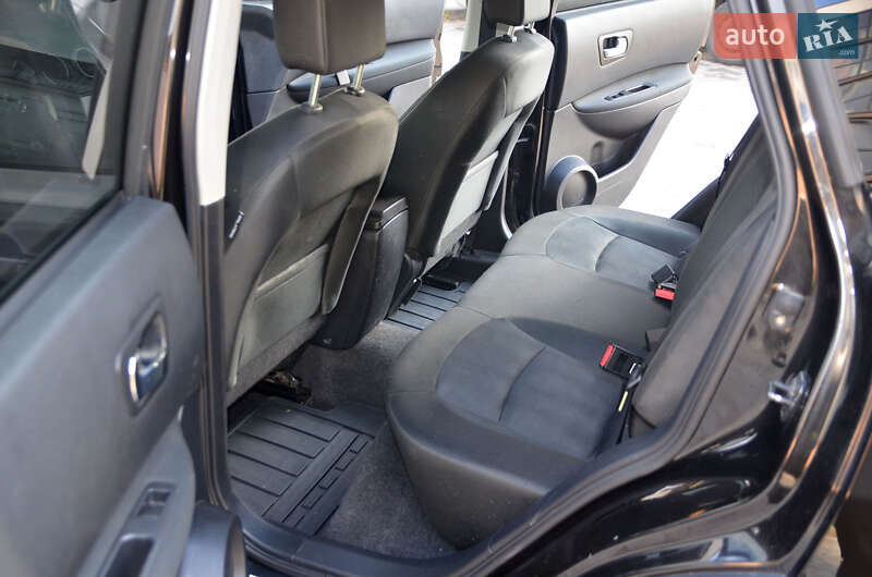 Внедорожник / Кроссовер Nissan Qashqai 2011 в Ромнах