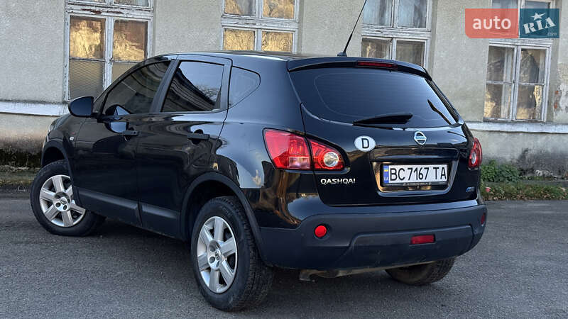 Внедорожник / Кроссовер Nissan Qashqai 2010 в Стрые