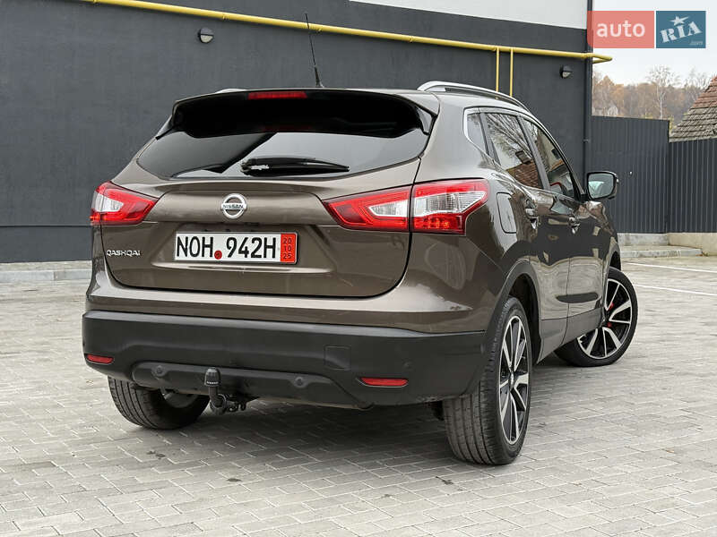 Внедорожник / Кроссовер Nissan Qashqai 2015 в Кременце