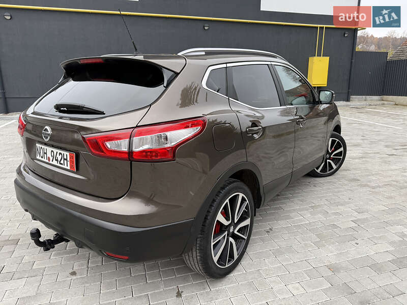 Внедорожник / Кроссовер Nissan Qashqai 2015 в Кременце