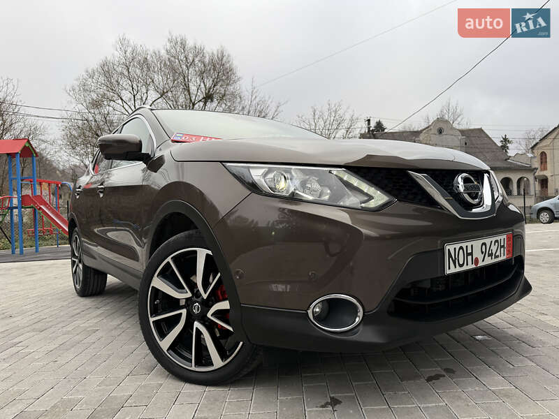 Внедорожник / Кроссовер Nissan Qashqai 2015 в Кременце