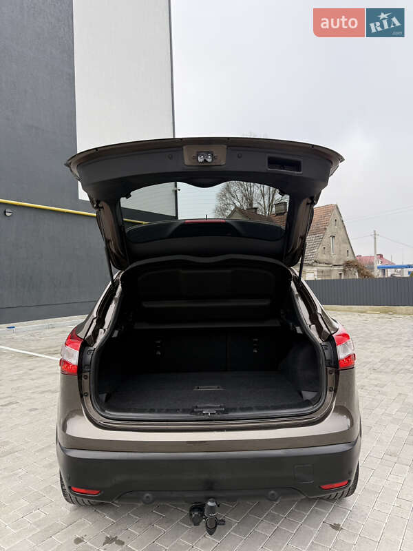 Внедорожник / Кроссовер Nissan Qashqai 2015 в Кременце