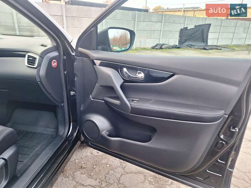 Внедорожник / Кроссовер Nissan Qashqai 2016 в Луцке