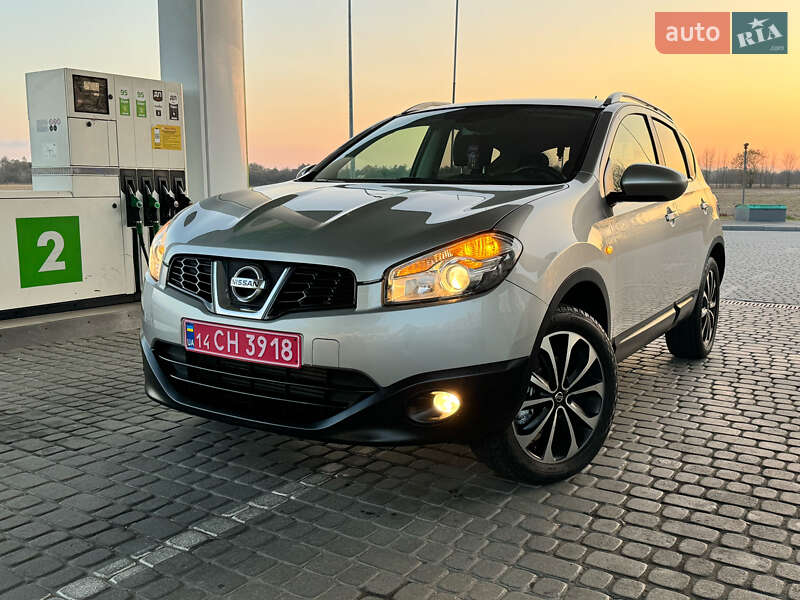 Внедорожник / Кроссовер Nissan Qashqai 2012 в Стрые