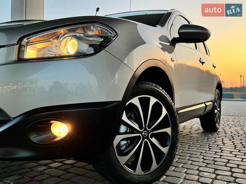 Внедорожник / Кроссовер Nissan Qashqai 2012 в Стрые