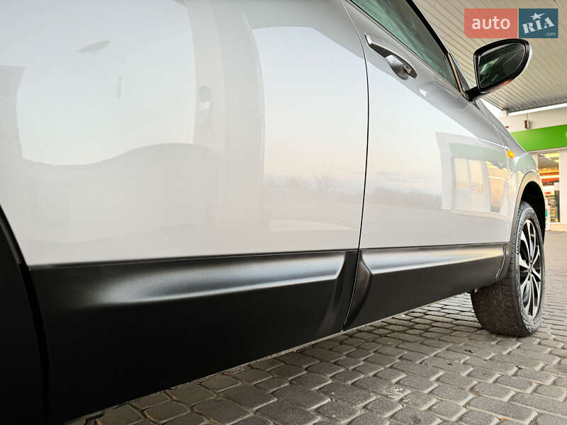 Внедорожник / Кроссовер Nissan Qashqai 2012 в Стрые