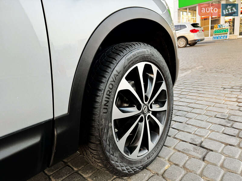 Внедорожник / Кроссовер Nissan Qashqai 2012 в Стрые