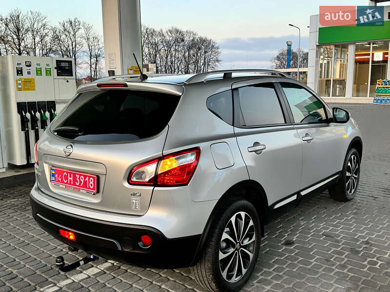 Внедорожник / Кроссовер Nissan Qashqai 2012 в Стрые