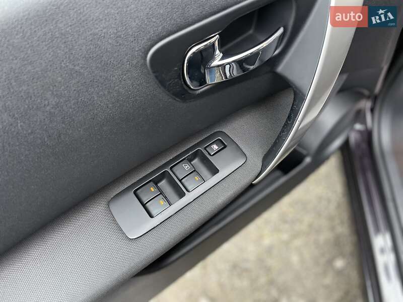 Внедорожник / Кроссовер Nissan Qashqai 2013 в Сумах