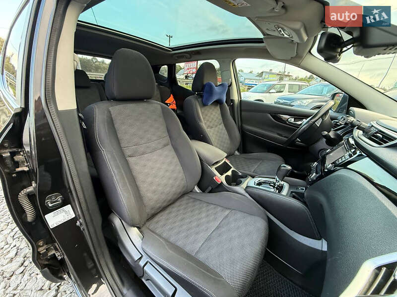 Позашляховик / Кросовер Nissan Qashqai 2015 в Стрию