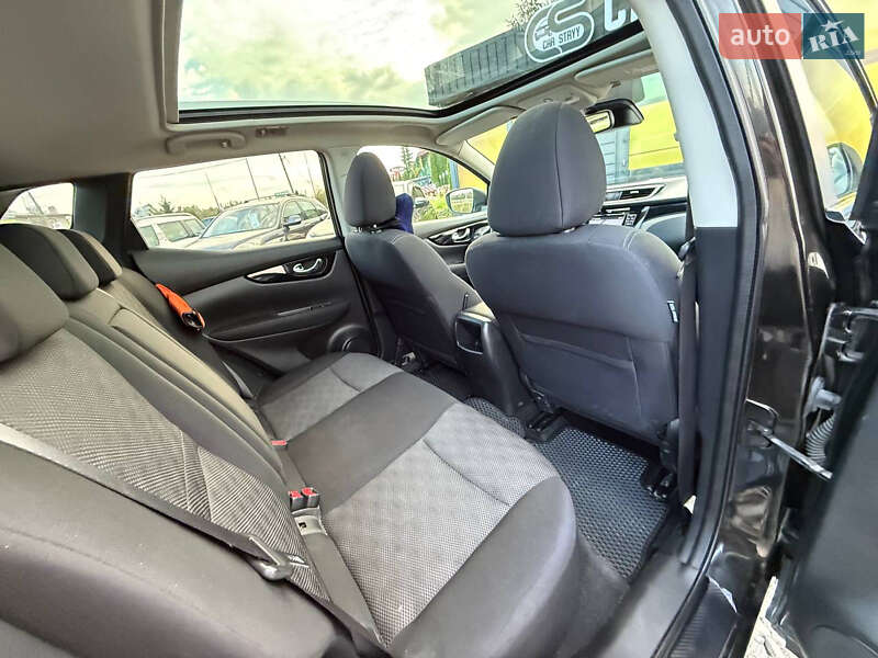 Позашляховик / Кросовер Nissan Qashqai 2015 в Стрию