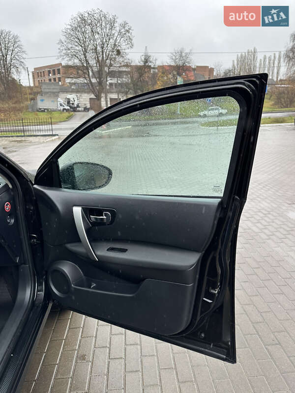 Позашляховик / Кросовер Nissan Qashqai 2011 в Рівному