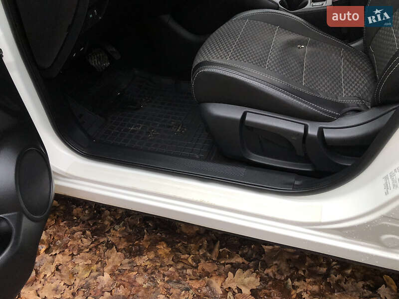 Внедорожник / Кроссовер Nissan Qashqai 2015 в Тернополе фото 54 Внедорожник / Кроссовер Nissan Qashqai 2015 в Тернополе