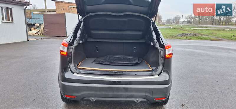 Внедорожник / Кроссовер Nissan Qashqai 2015 в Новоархангельске