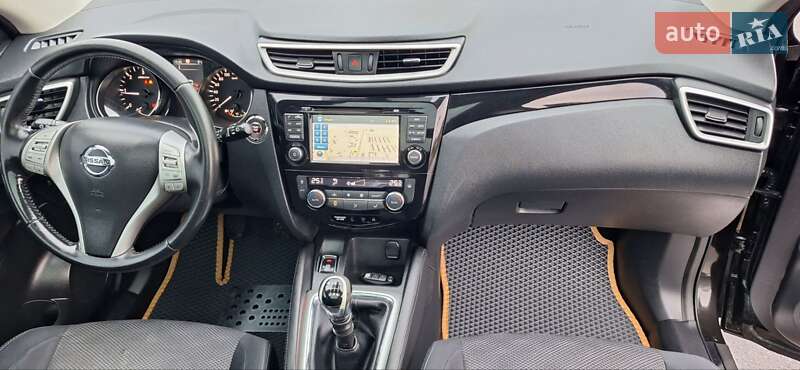 Внедорожник / Кроссовер Nissan Qashqai 2015 в Новоархангельске