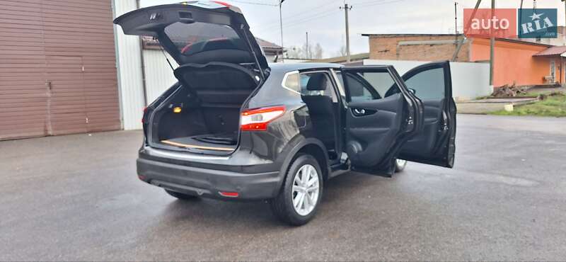 Внедорожник / Кроссовер Nissan Qashqai 2015 в Новоархангельске