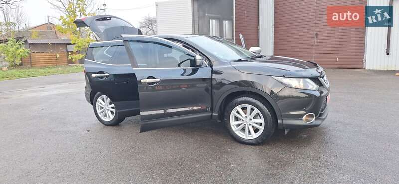 Внедорожник / Кроссовер Nissan Qashqai 2015 в Новоархангельске