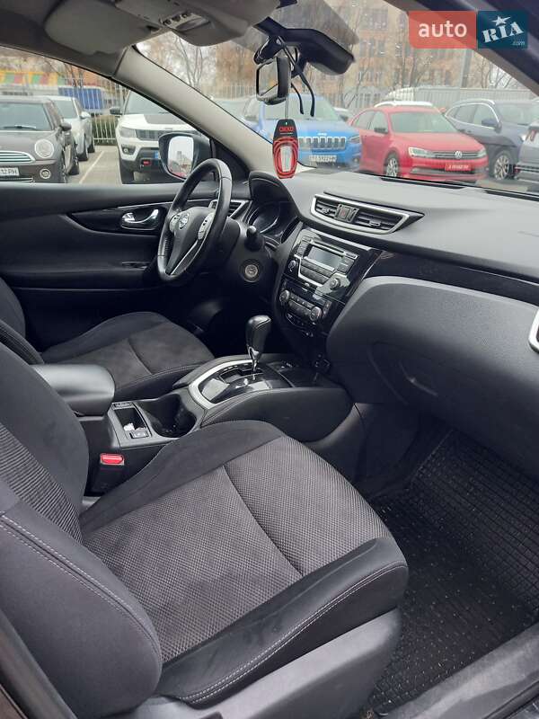 Позашляховик / Кросовер Nissan Qashqai 2015 в Полтаві