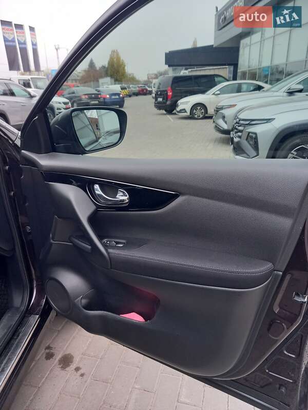 Позашляховик / Кросовер Nissan Qashqai 2015 в Полтаві