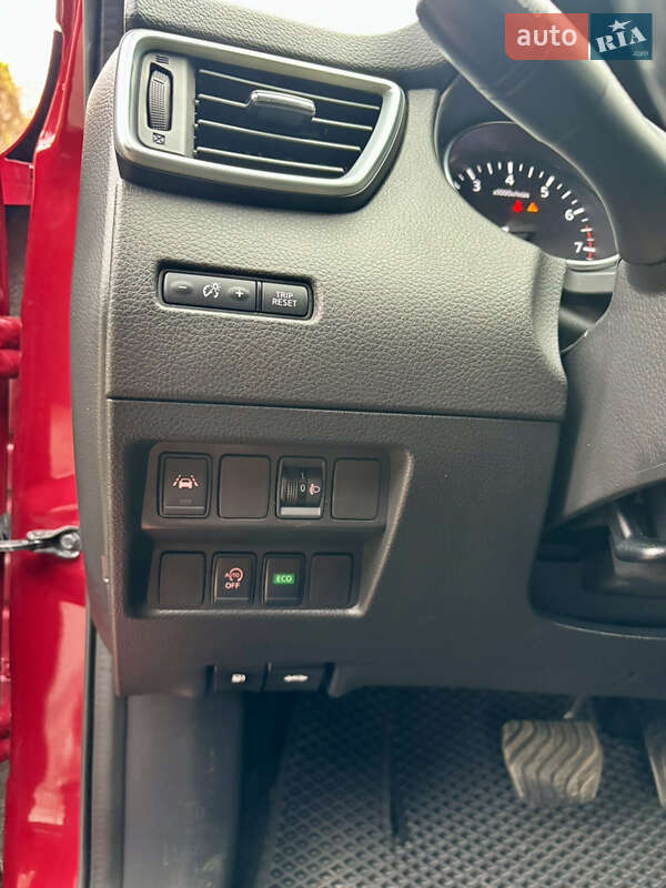 Внедорожник / Кроссовер Nissan Qashqai 2017 в Киеве