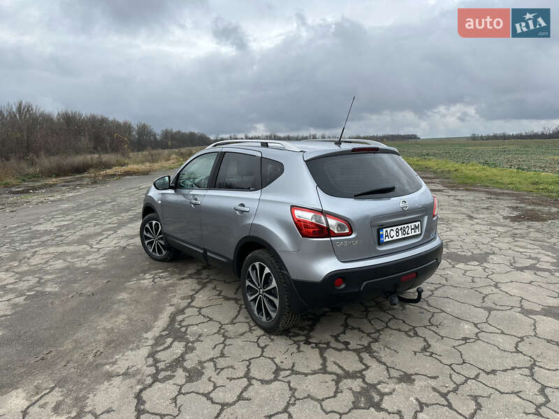 Внедорожник / Кроссовер Nissan Qashqai 2010 в Хмельницком