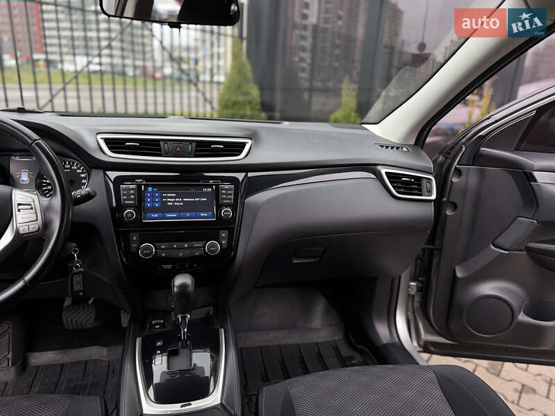 Внедорожник / Кроссовер Nissan Qashqai 2015 в Киеве
