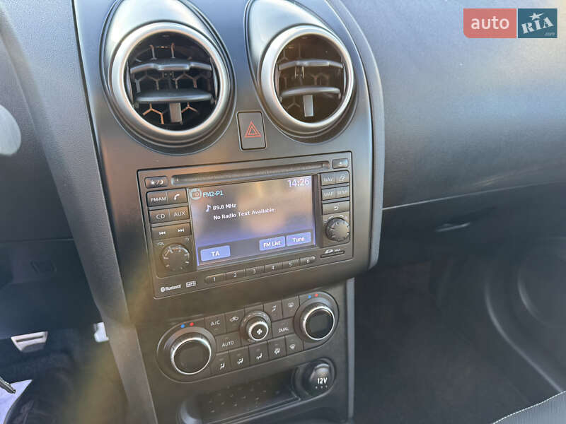 Позашляховик / Кросовер Nissan Qashqai 2012 в Луцьку