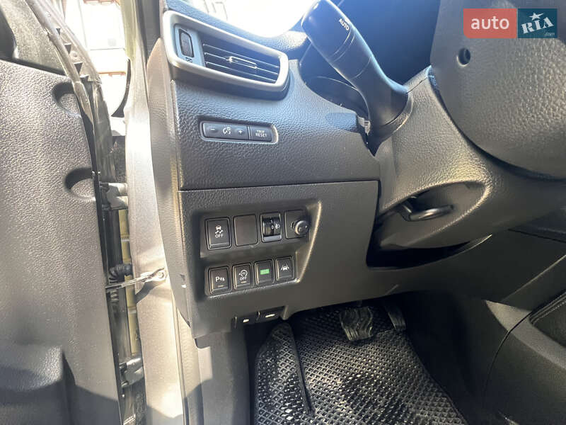 Внедорожник / Кроссовер Nissan Qashqai 2015 в Чернигове