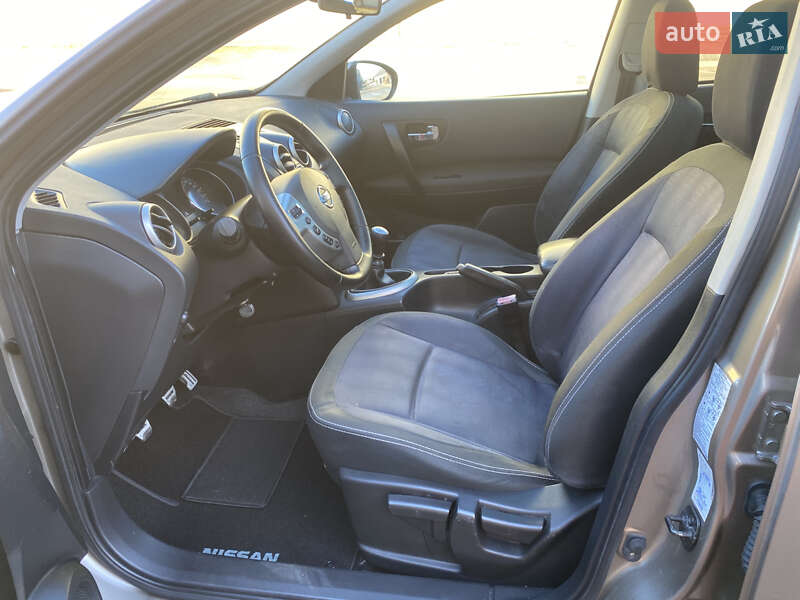 Внедорожник / Кроссовер Nissan Qashqai 2010 в Ивано-Франковске