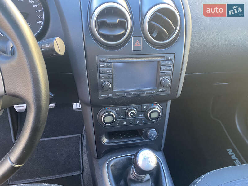 Внедорожник / Кроссовер Nissan Qashqai 2010 в Ивано-Франковске