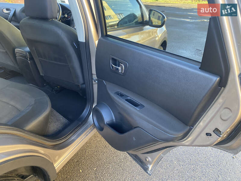 Внедорожник / Кроссовер Nissan Qashqai 2010 в Ивано-Франковске