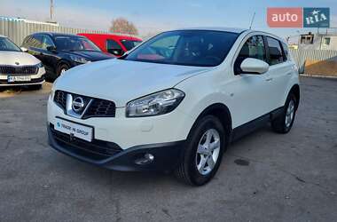 Позашляховик / Кросовер Nissan Qashqai 2013 в Києві
