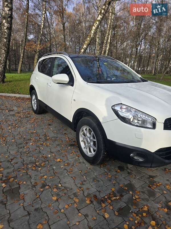 Внедорожник / Кроссовер Nissan Qashqai 2010 в Тернополе фото 4 Внедорожник / Кроссовер Nissan Qashqai 2010 в Тернополе