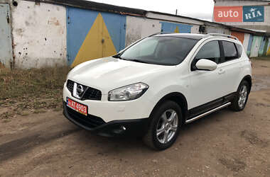 Позашляховик / Кросовер Nissan Qashqai 2010 в Коростені