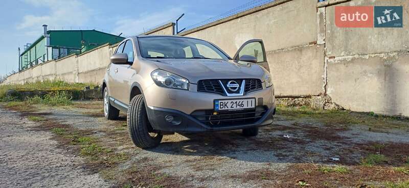 Внедорожник / Кроссовер Nissan Qashqai 2010 в Ровно фото 5 Внедорожник / Кроссовер Nissan Qashqai 2010 в Ровно